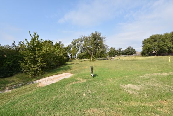 Crume: 3421 S Division St, Guthrie, OK 73044